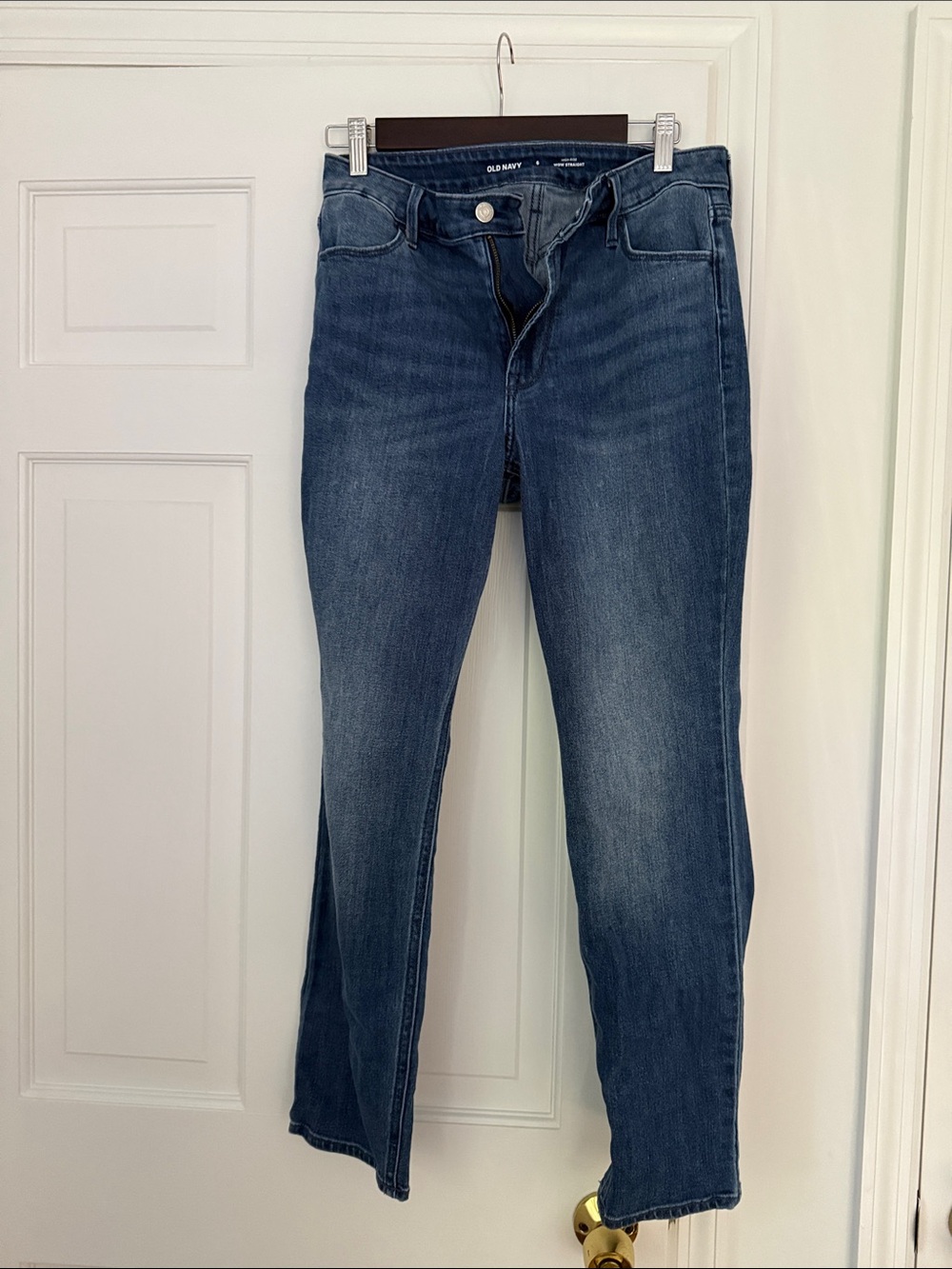 Old Navy Women's Straight-Leg Jeans in Medium Blue Wash